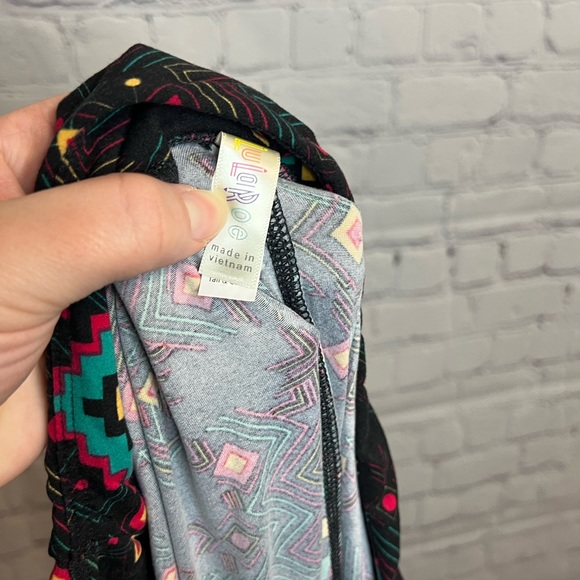 LuLaRoe Tall & Curvy Leggings - Picture 7 of 9